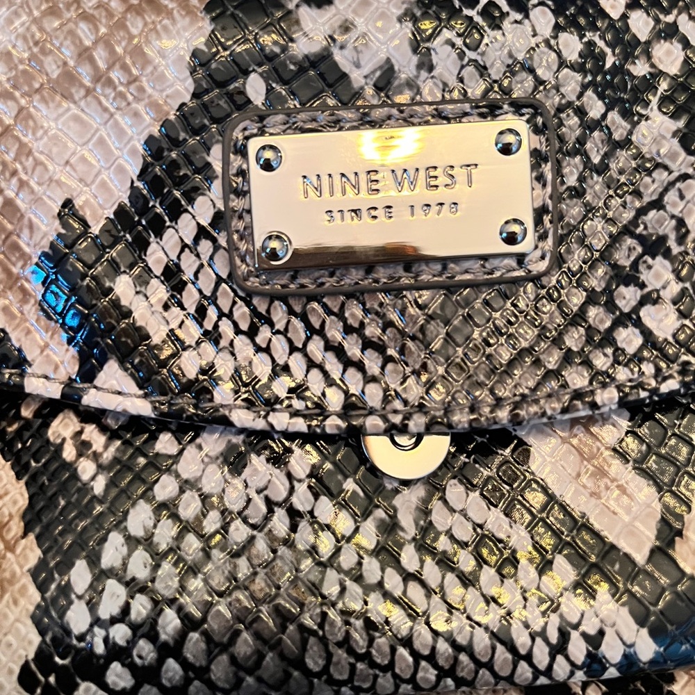 Nine West Faux Snakeskin Fold-Over Convertible Wristlet or Clutch (NWOT) - Picture 5 of 12